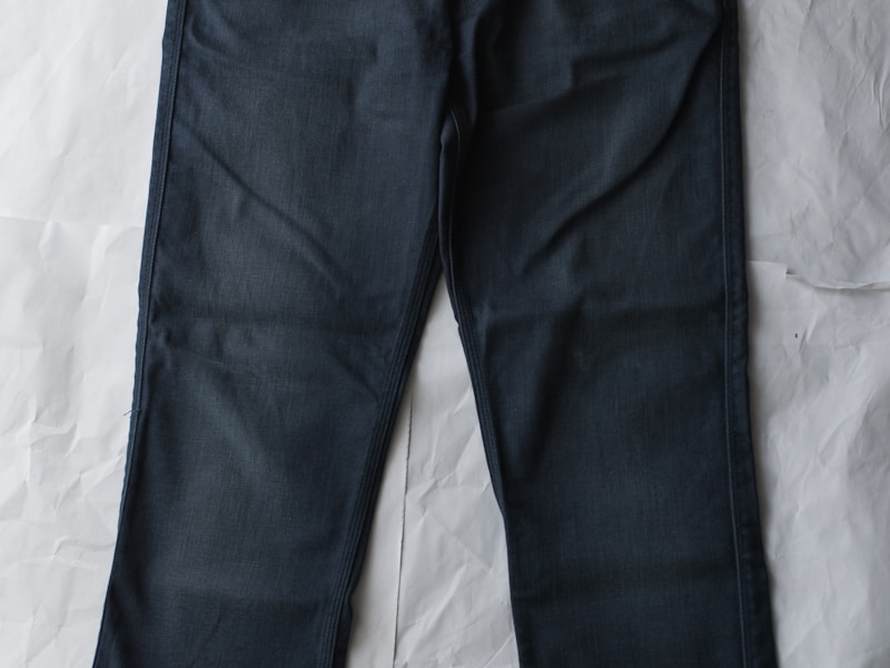 Celana Jeans Slim Fit